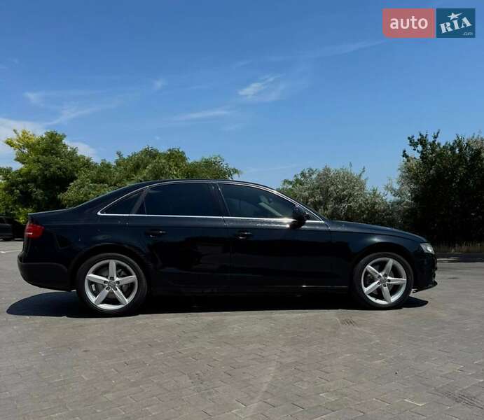 Седан Audi A4 2011 в Одесі