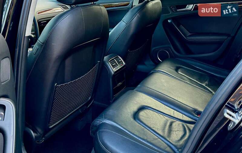 Седан Audi A4 2011 в Одесі