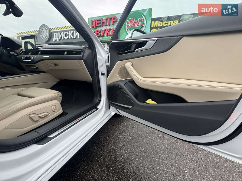Седан Audi A4 2019 в Киеве
