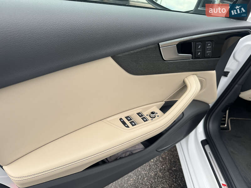 Седан Audi A4 2019 в Киеве