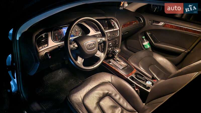 Седан Audi A4 2012 в Чернигове