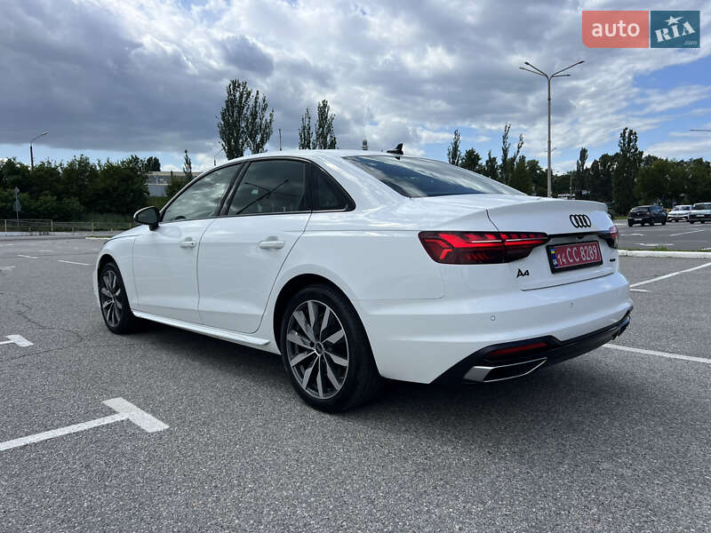 Седан Audi A4 2023 в Киеве
