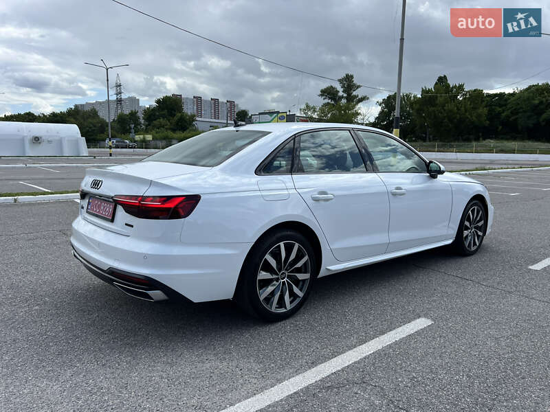 Седан Audi A4 2023 в Киеве