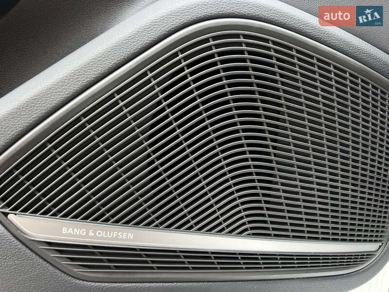 Седан Audi A4 2023 в Киеве