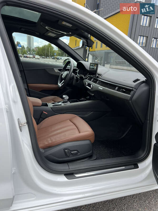 Седан Audi A4 2023 в Киеве