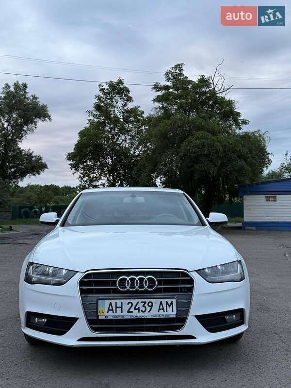 Седан Audi A4 2013 в Кропивницком