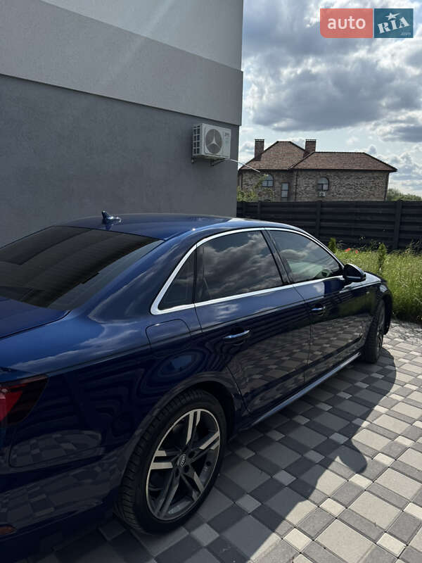 Седан Audi A4 2017 в Києві
