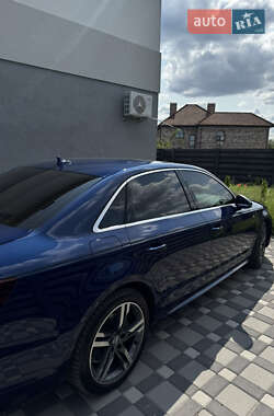 Седан Audi A4 2017 в 
