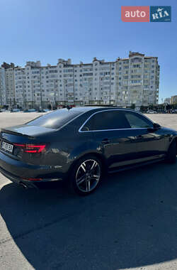 Седан Audi A4 2017 в 