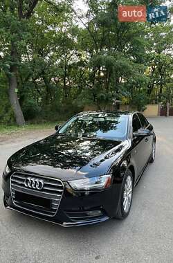 Седан Audi A4 2015 в 
