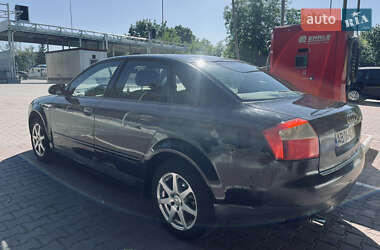 Седан Audi A4 2001 в 