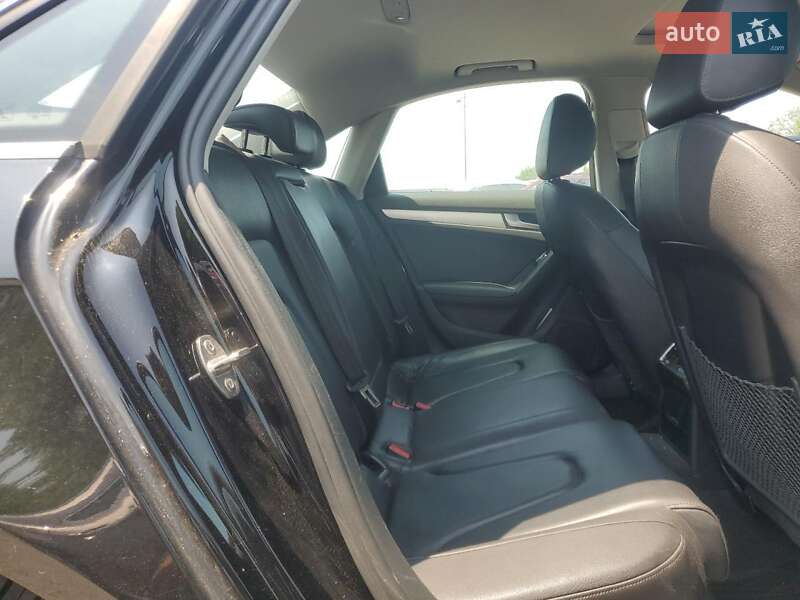 Седан Audi A4 2015 в Львове