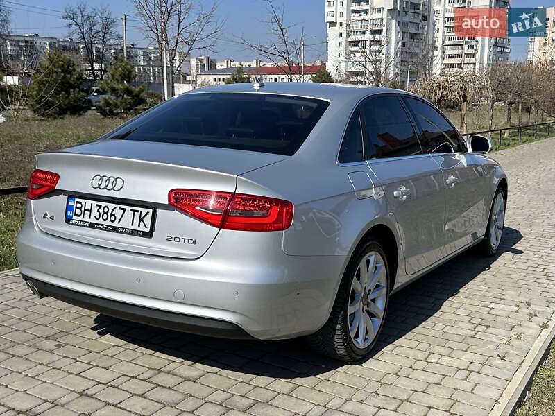 Седан Audi A4 2014 в Черноморске