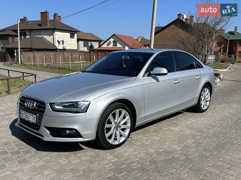 Седан Audi A4 2014 в Черноморске