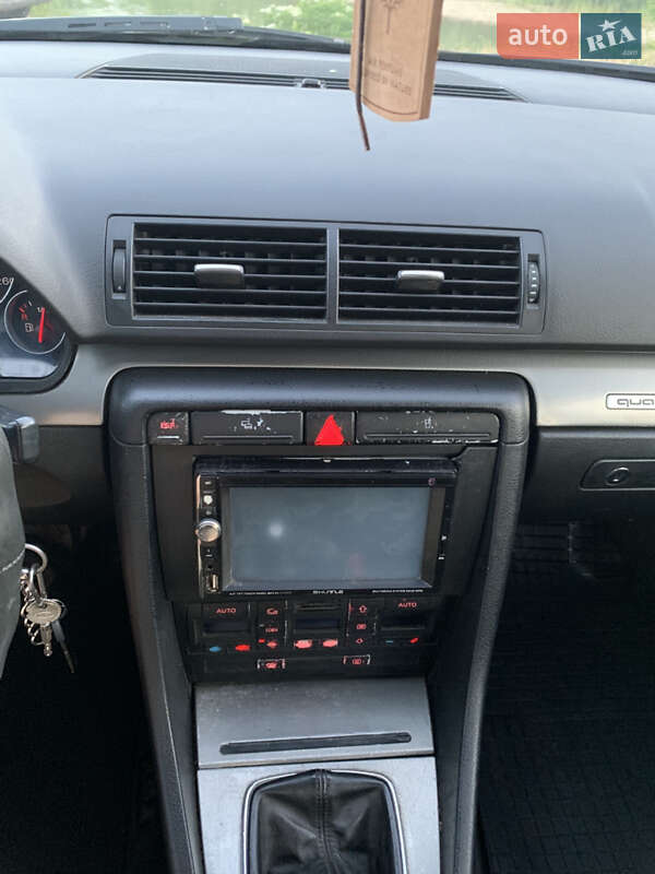 Седан Audi A4 2001 в Вижнице