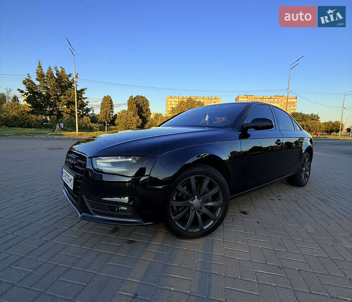 Седан Audi A4 2013 в 