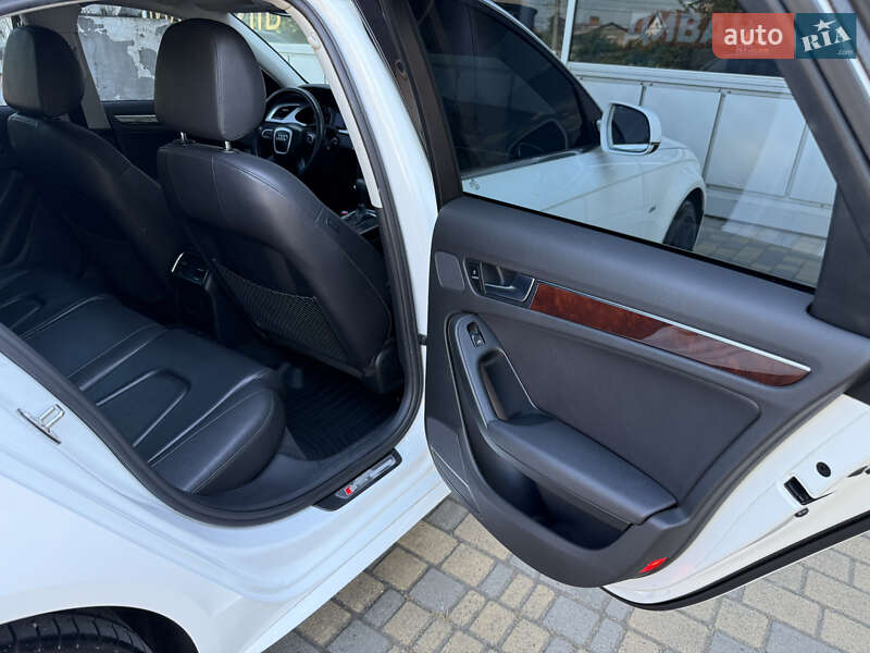 Седан Audi A4 2012 в Одессе