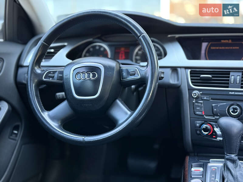 Седан Audi A4 2012 в Одессе