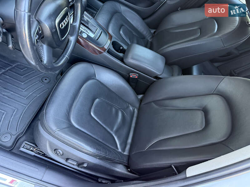 Седан Audi A4 2012 в Одессе