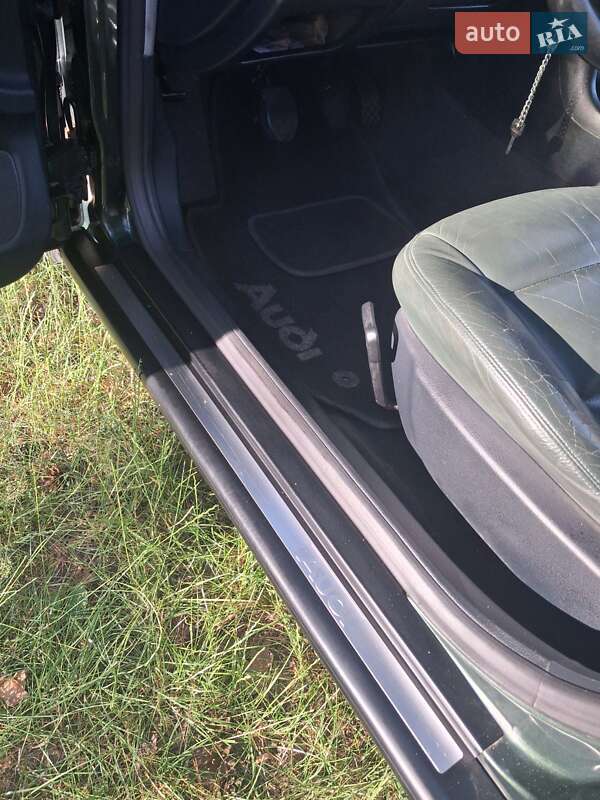 Седан Audi A4 2000 в Луцке