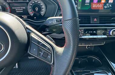 Седан Audi A4 2021 в 