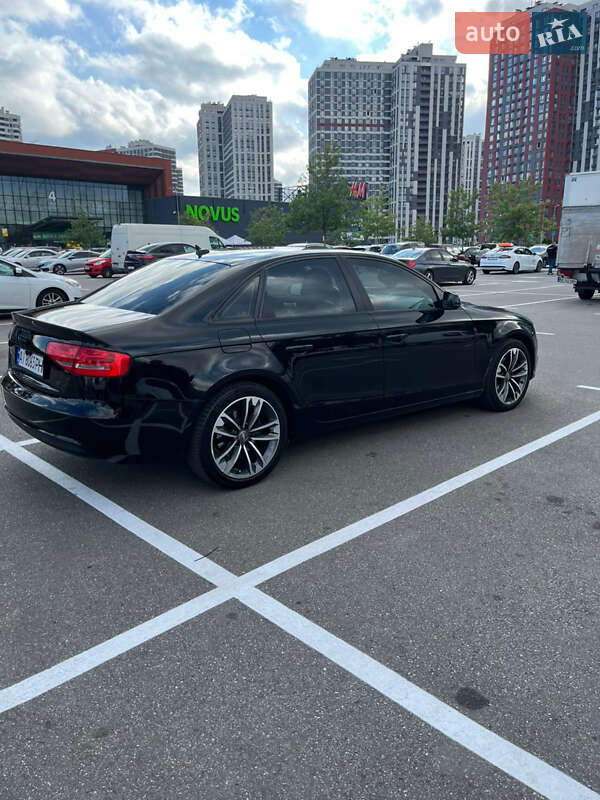 Седан Audi A4 2012 в Киеве