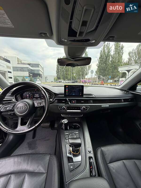 Седан Audi A4 2016 в Одессе
