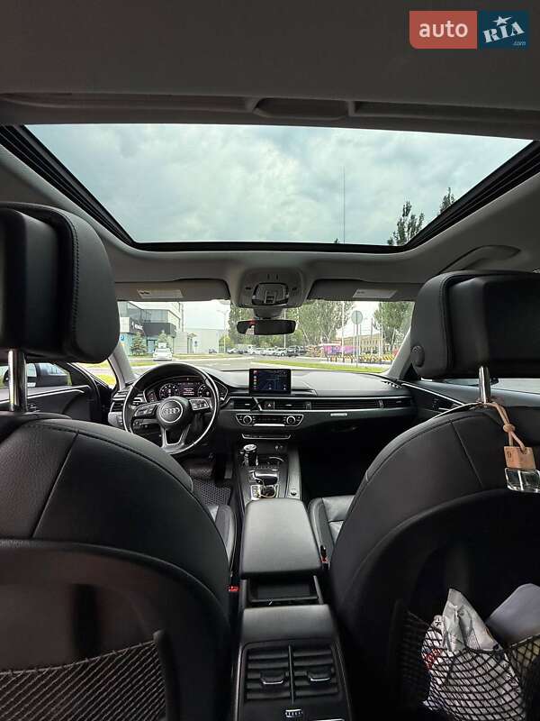 Седан Audi A4 2016 в Одессе