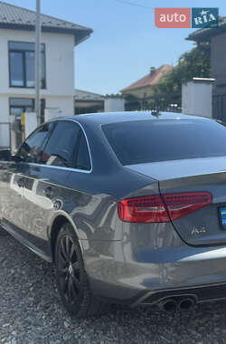 Седан Audi A4 2015 в 