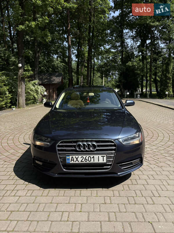 Седан Audi A4 2012 в Богородчанах