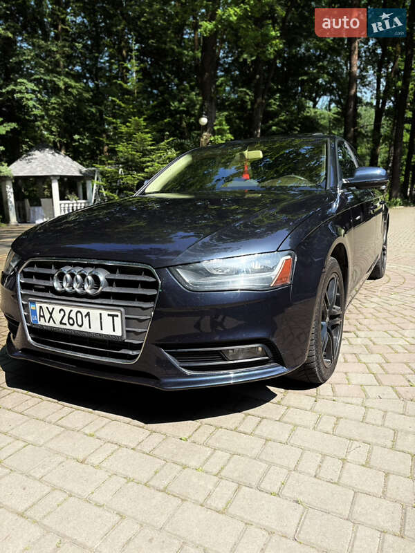 Седан Audi A4 2012 в Богородчанах