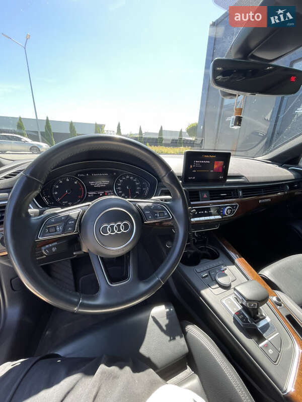 Седан Audi A4 2018 в Тернополе