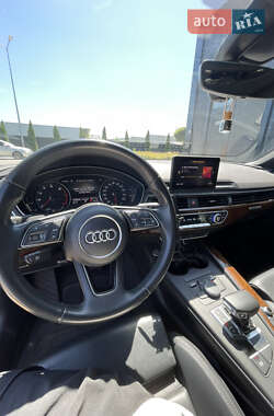 Седан Audi A4 2018 в 