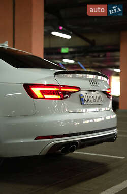 Седан Audi A4 2016 в 