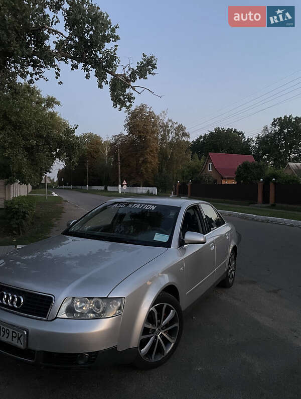 Седан Audi A4 2001 в 