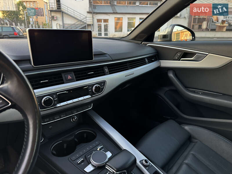 Седан Audi A4 2018 в Киеве