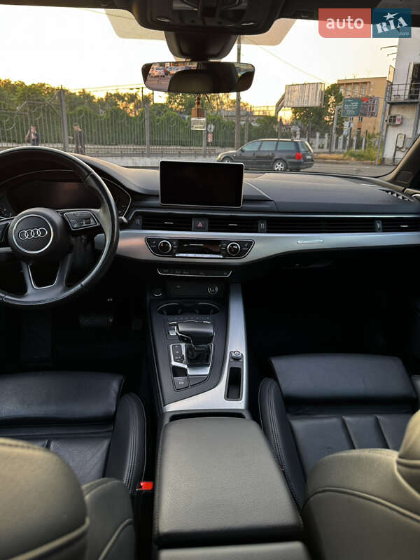 Седан Audi A4 2018 в Киеве