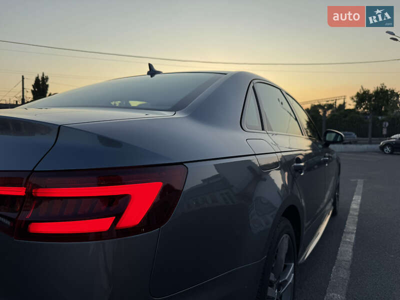 Седан Audi A4 2018 в Киеве