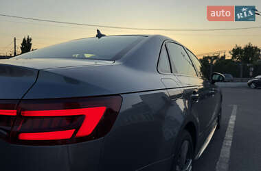Седан Audi A4 2018 в 