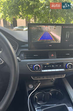 Седан Audi A4 2020 в 