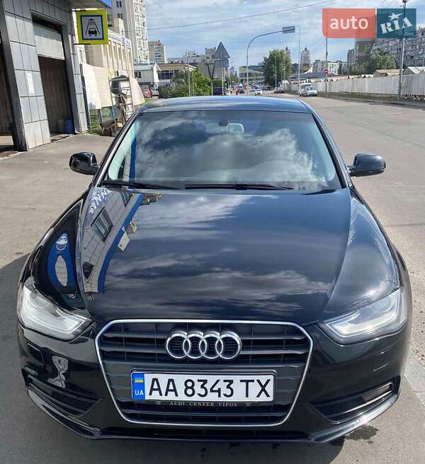 Седан Audi A4 2012 в Киеве