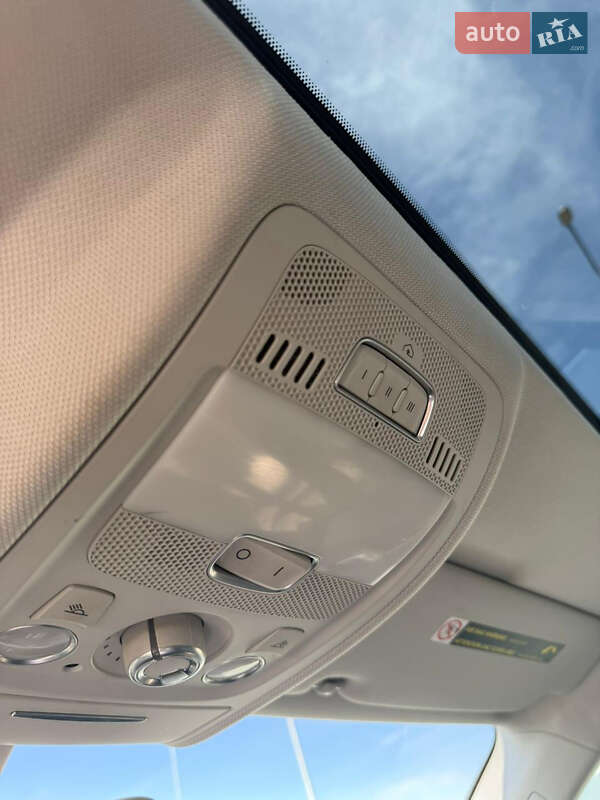 Седан Audi A4 2010 в Луцке