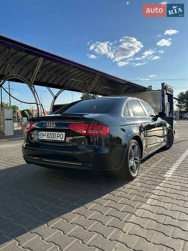 Седан Audi A4 2012 в Одессе