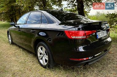 Седан Audi A4 2018 в 