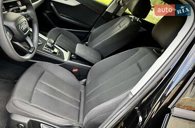 Седан Audi A4 2018 в 