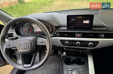 Седан Audi A4 2018 в 