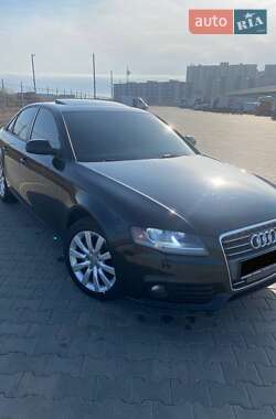 Седан Audi A4 2012 в Львове
