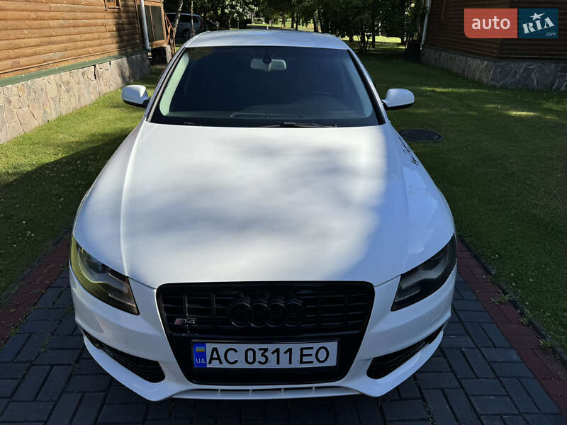 Седан Audi A4 2010 в Луцке
