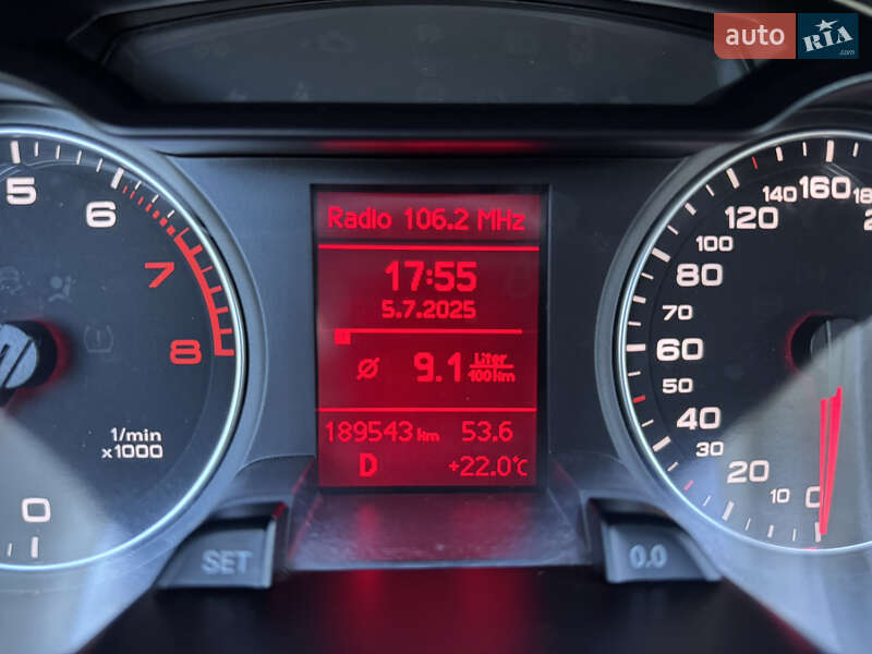Седан Audi A4 2010 в Луцке
