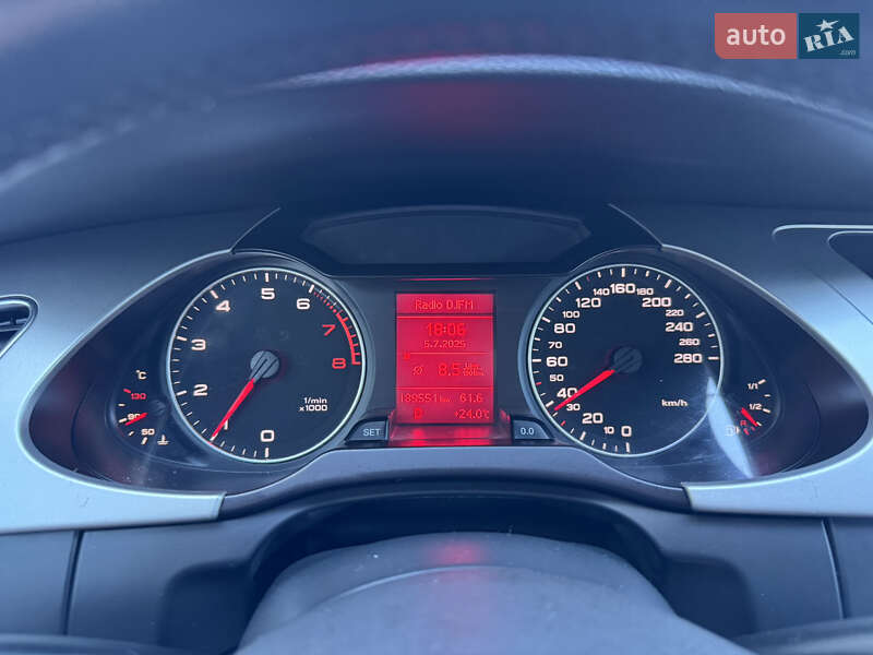 Седан Audi A4 2010 в Луцке